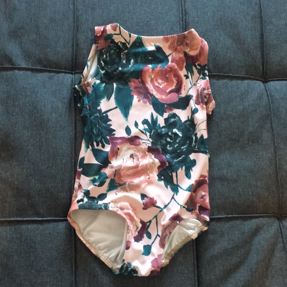 Pink Petal Allure Luckyleo